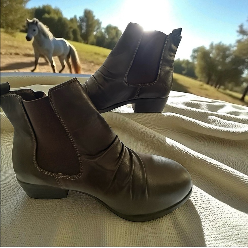 Ribersoft women's boots made of brown leather, size 42